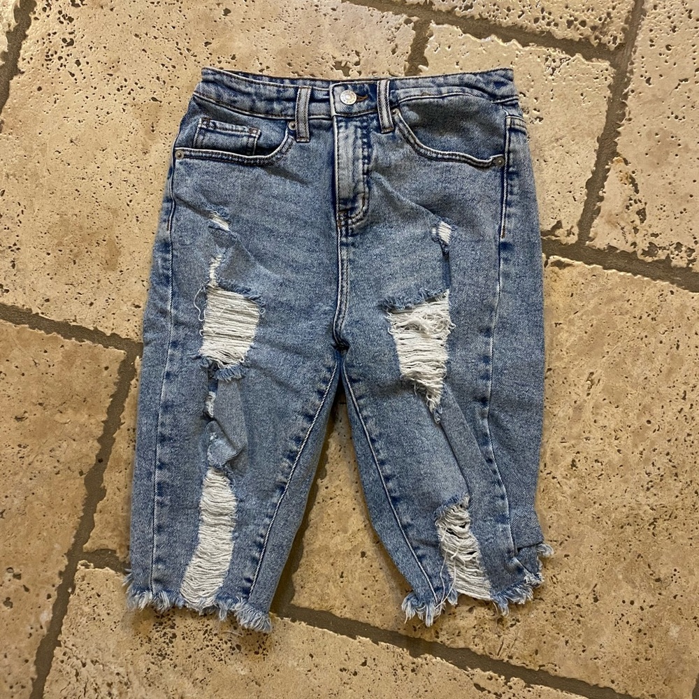 Wild & Fable high waisted destroyed shorts size 2